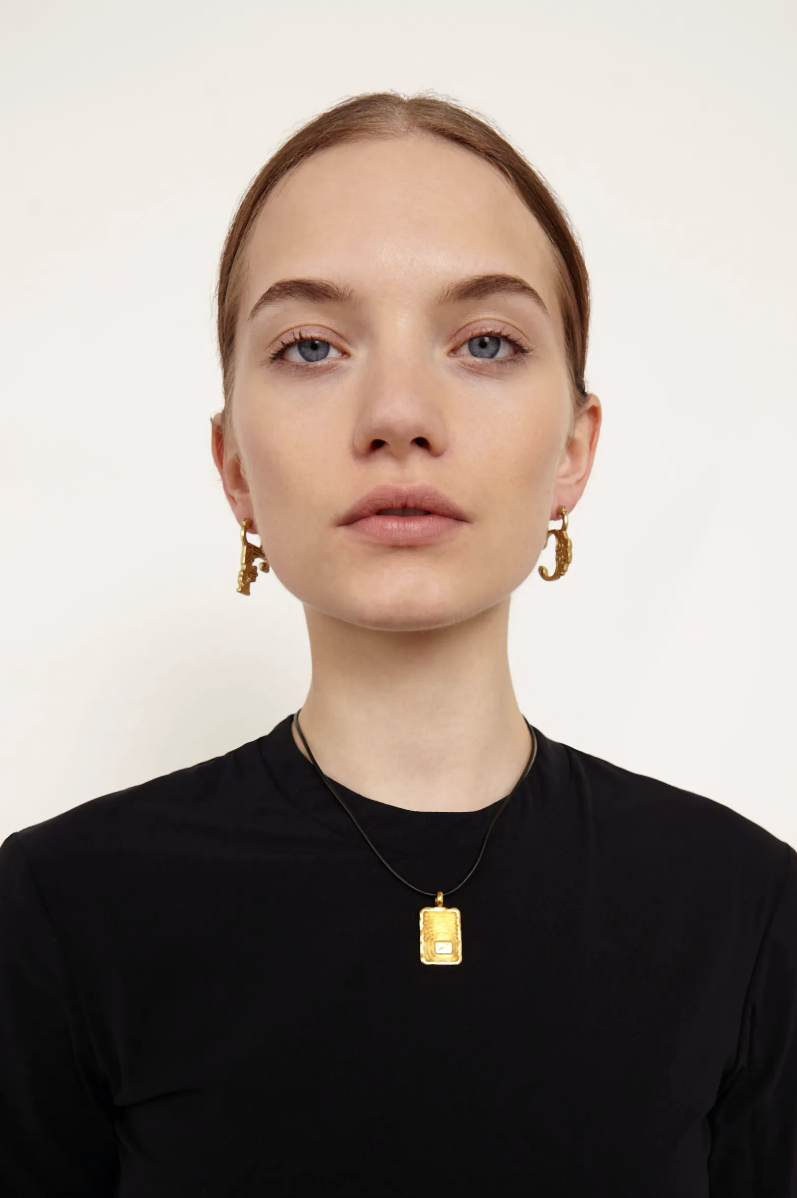 ALPHABET SINGLE EARRING