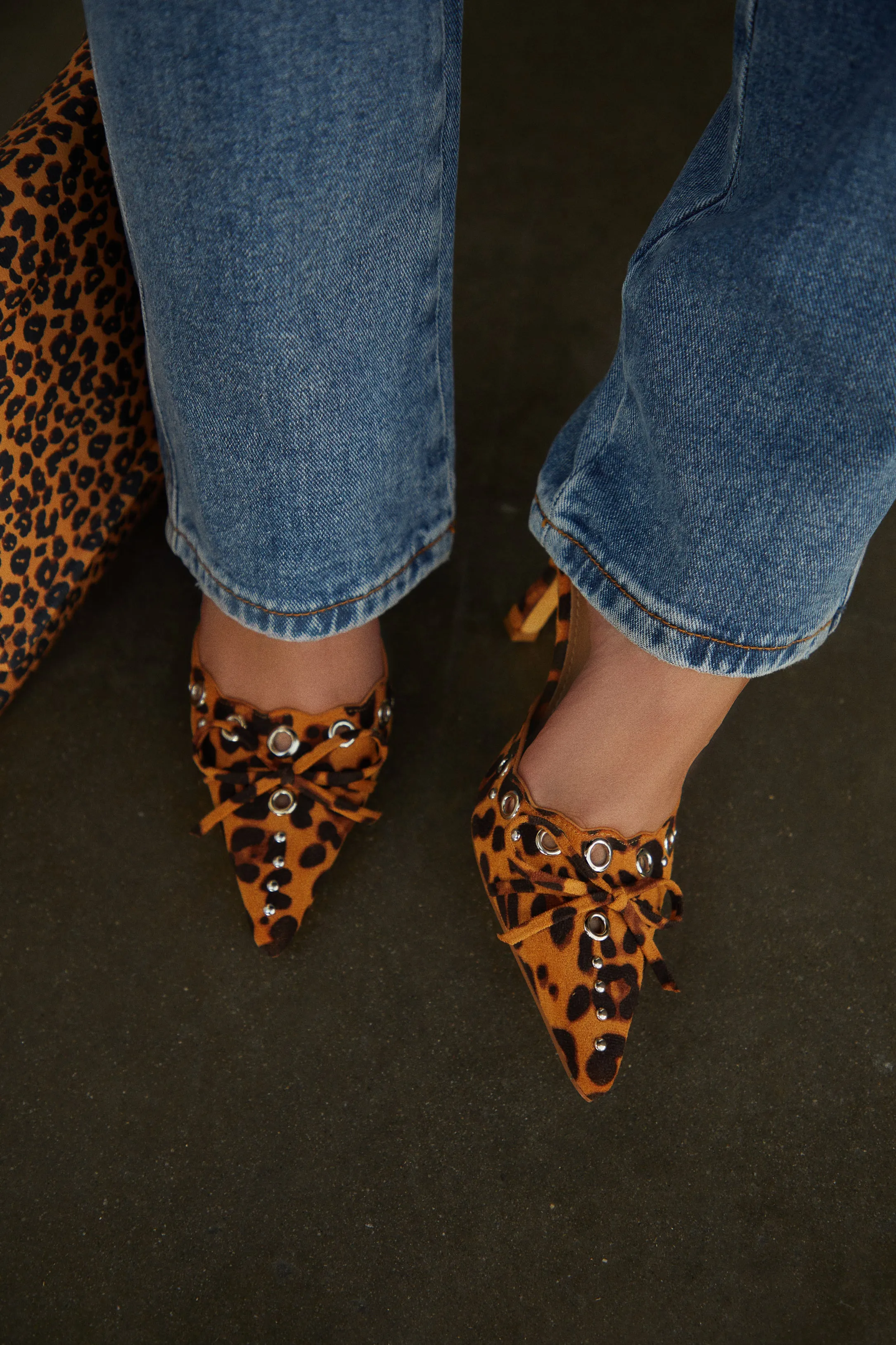 Jasmyn Mid Heel Mule Pumps - Leopard